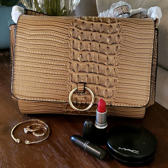 Croc Embossed Sunset Crossbody Bag - Picture 9 of 16